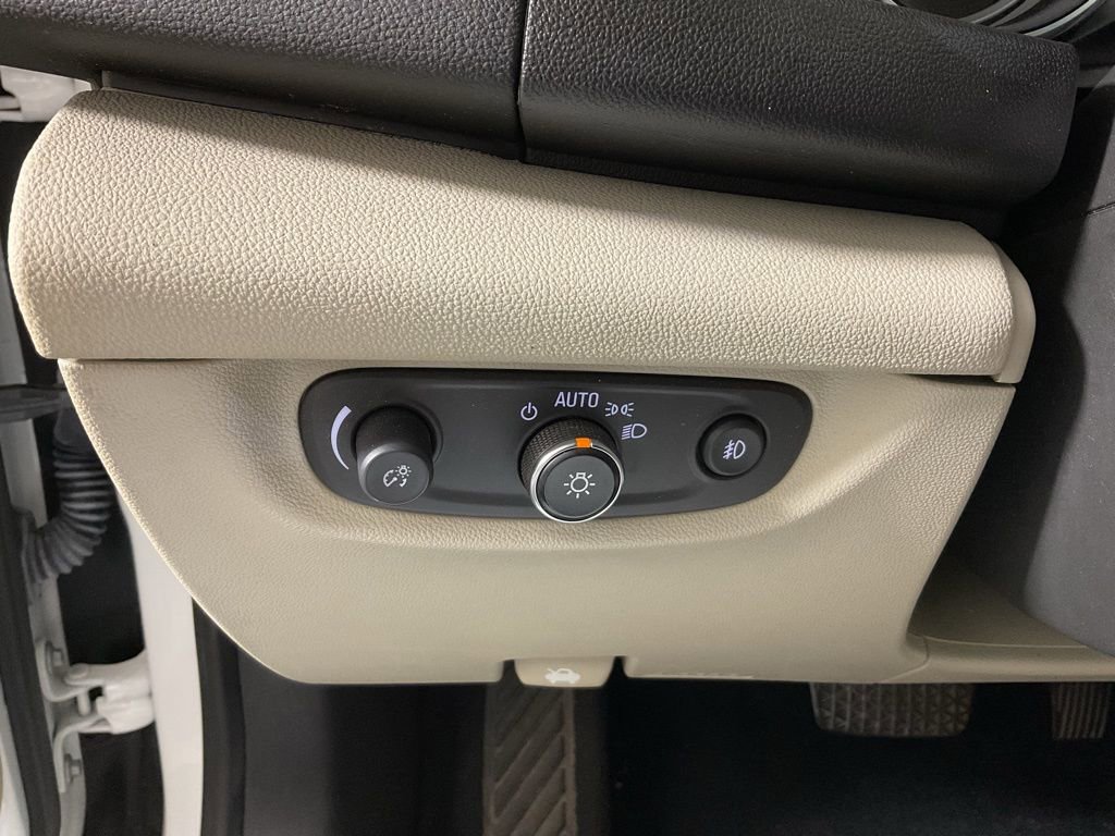 Used 2018 Buick Regal Preferred w/ Sights and Sounds Package image 28