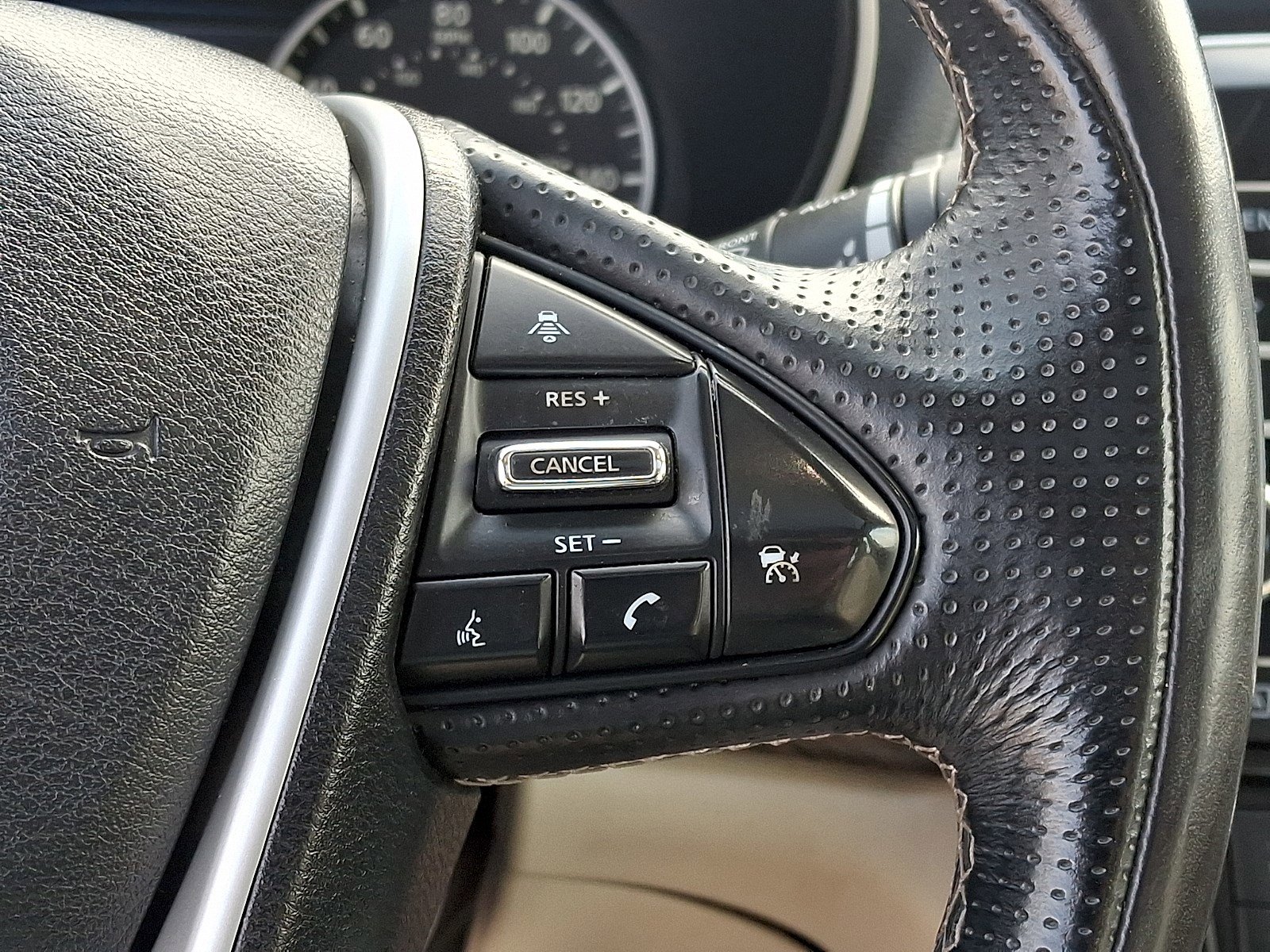 Used 2016 Nissan Maxima Platinum w/ Interior Lighting Package FWD image 21
