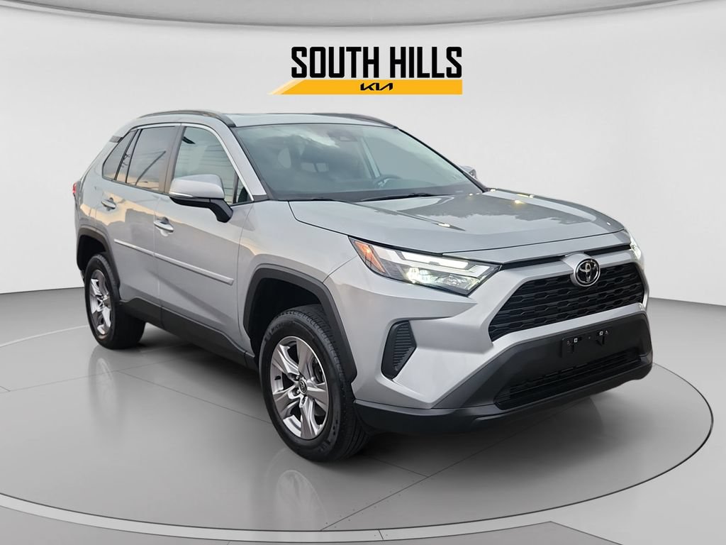 Used 2022 Toyota RAV4 XLE w/ Convenience Package AWD/4WD image 7
