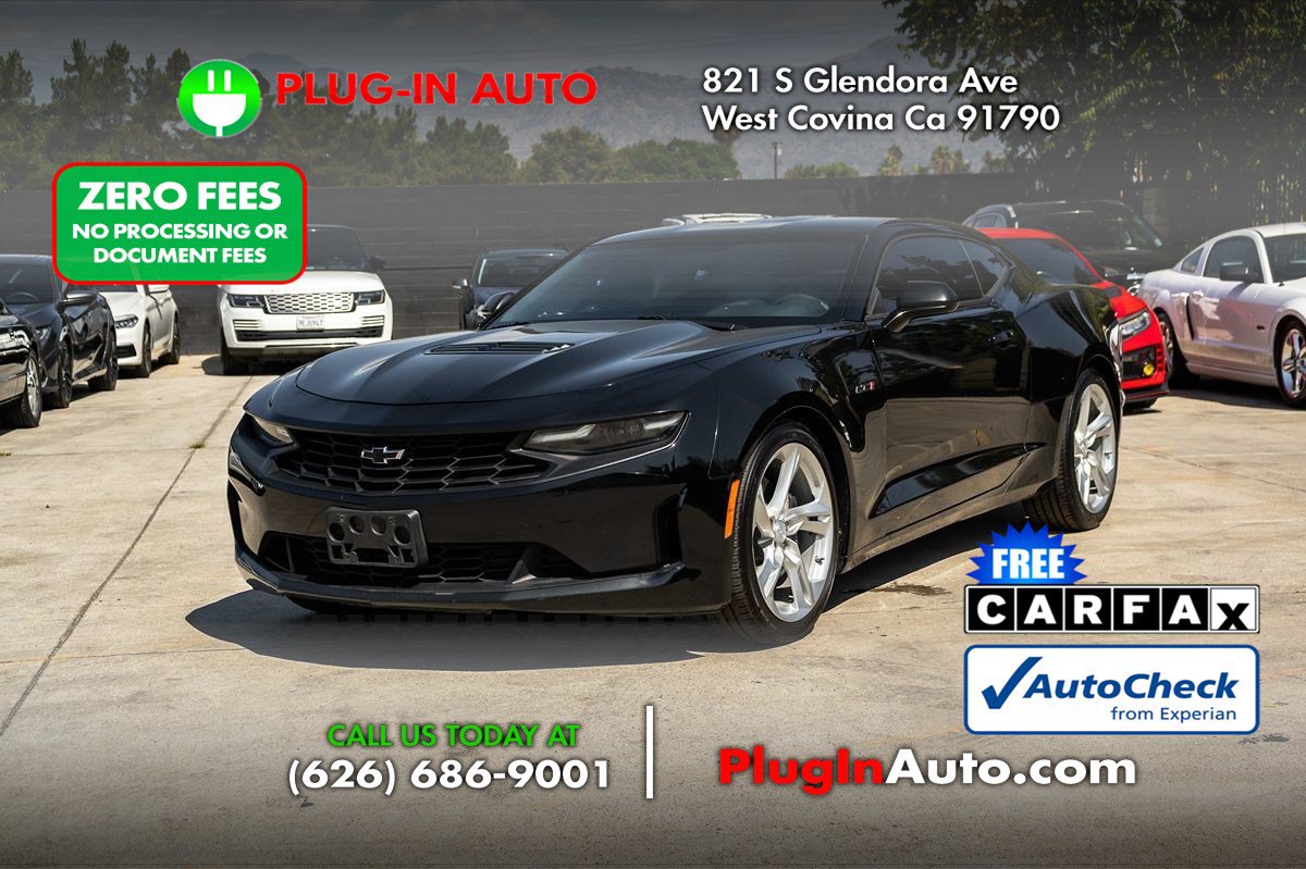 Used 2021 Chevrolet Camaro LT RWD image 1
