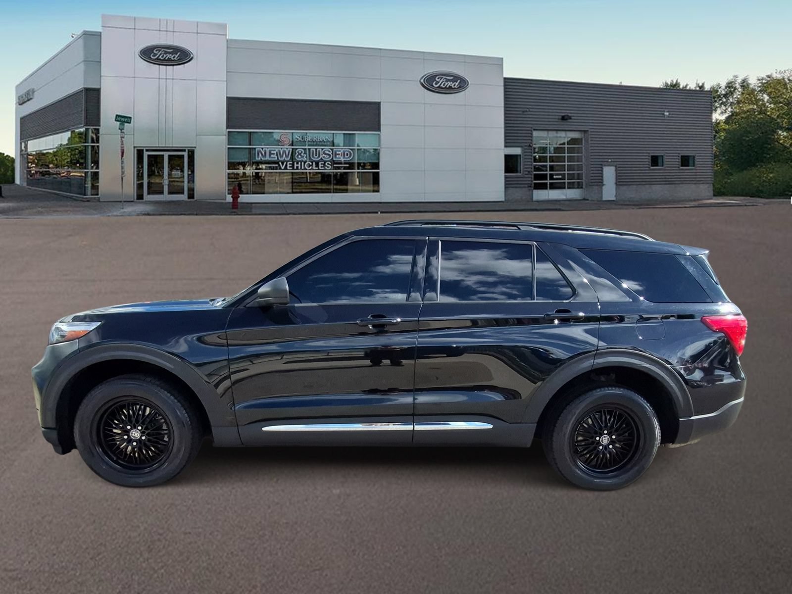 Used 2020 Ford Explorer XLT w/ Equipment Group 202A AWD/4WD image 6