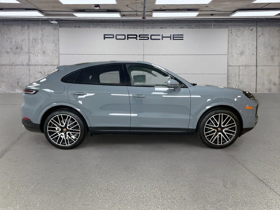 New 2026 Porsche Cayenne Coupe AWD/4WD image 8