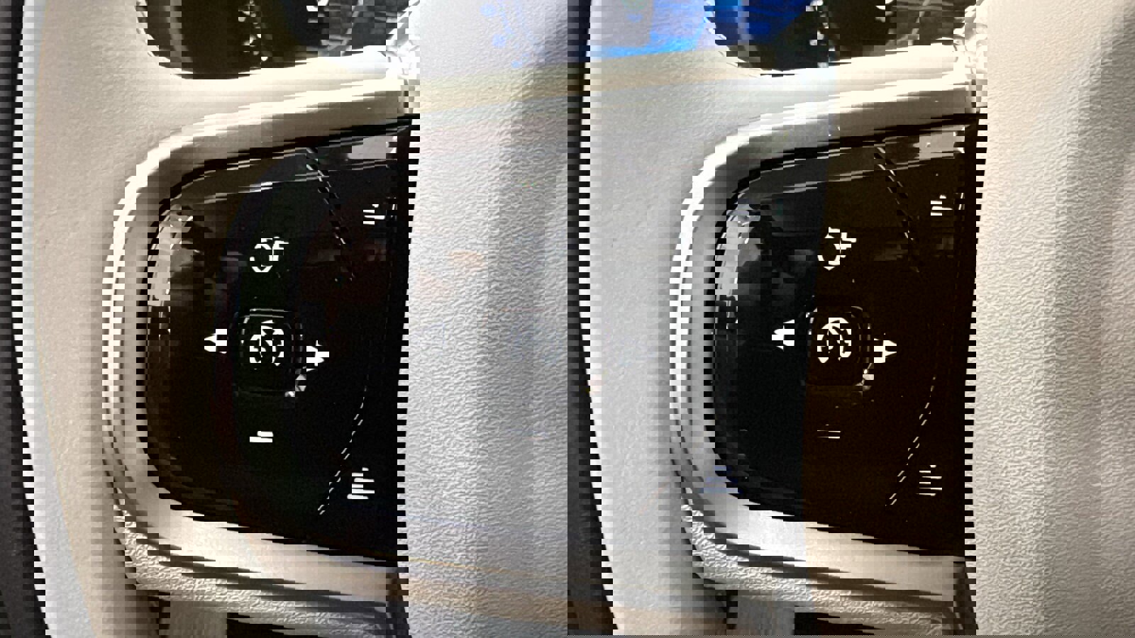 New 2026 Volvo XC90 T8 Ultra w/ Protection Package Premier image 13