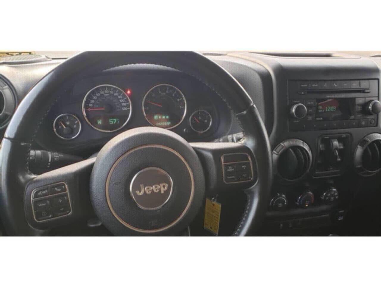 Used 2017 Jeep Wrangler Unlimited Sport AWD/4WD image 3