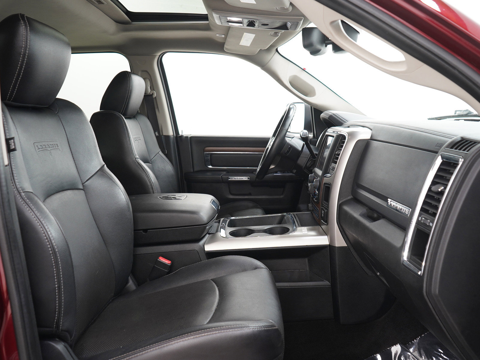 Used 2017 RAM 2500 Laramie w/ Sport Appearance Group AWD/4WD image 13