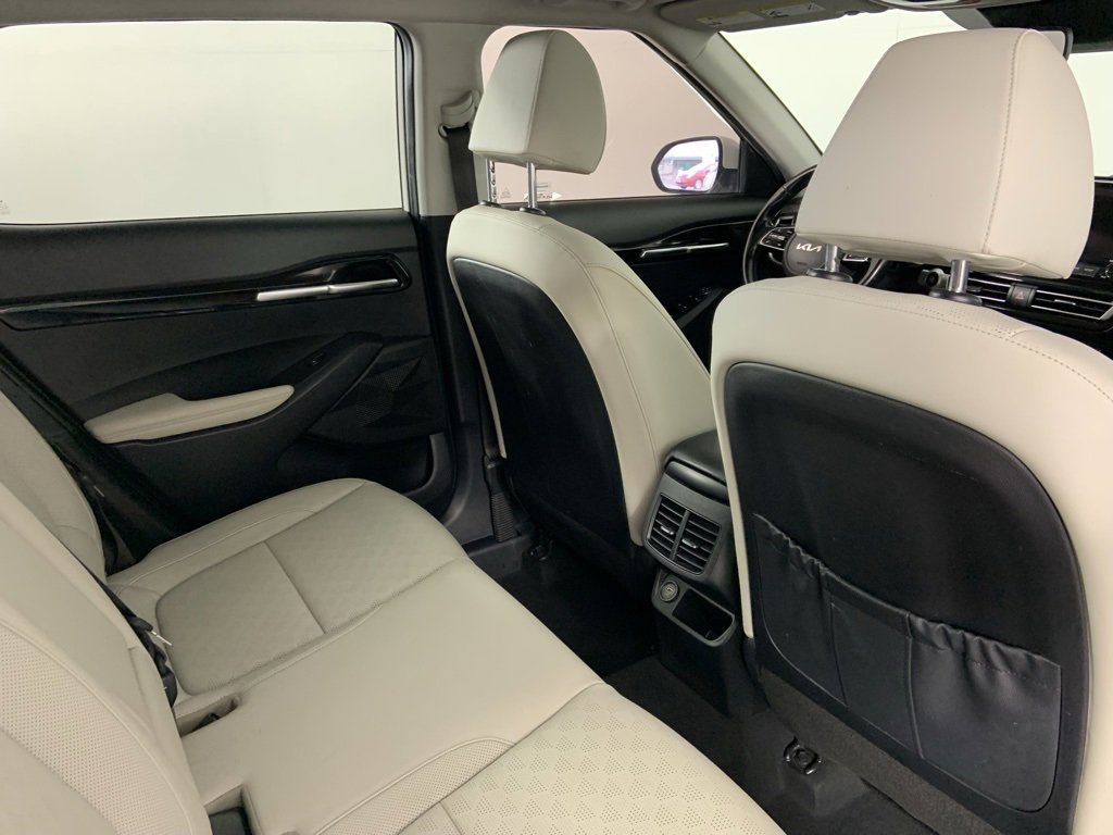 Used 2023 Kia Seltos EX image 24