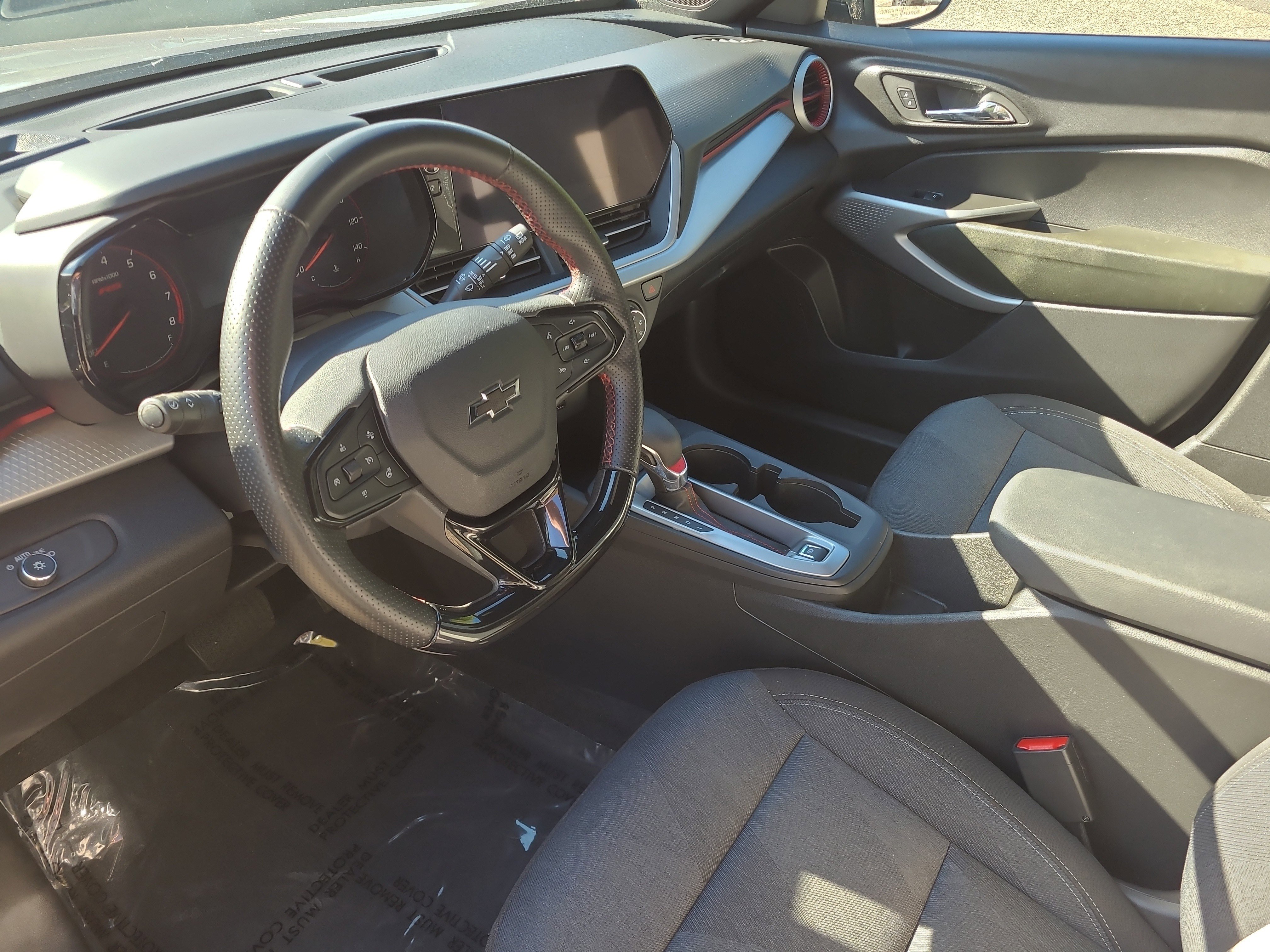 Used 2024 Chevrolet Trax RS image 16