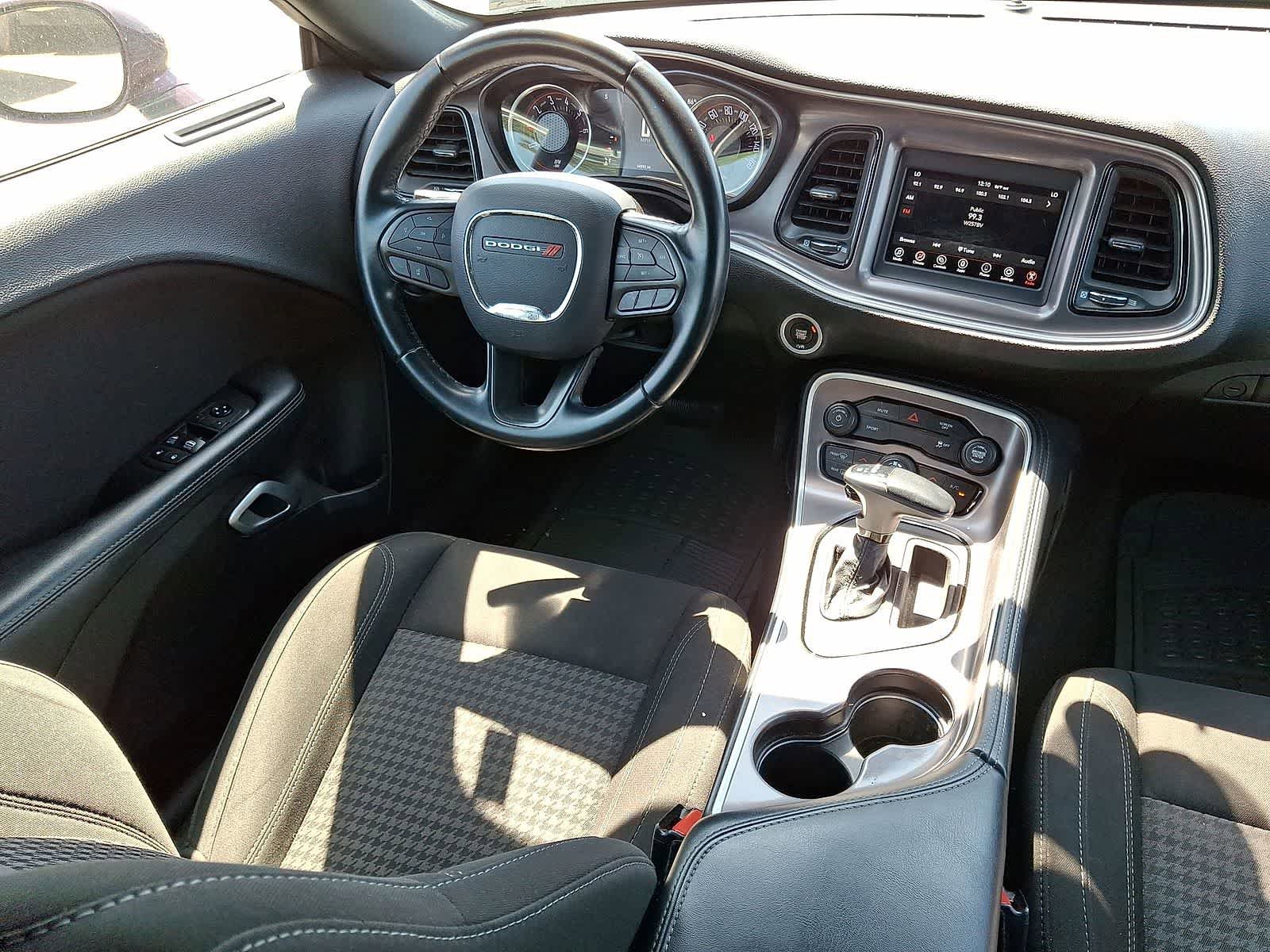 Used 2021 Dodge Challenger SXT image 10