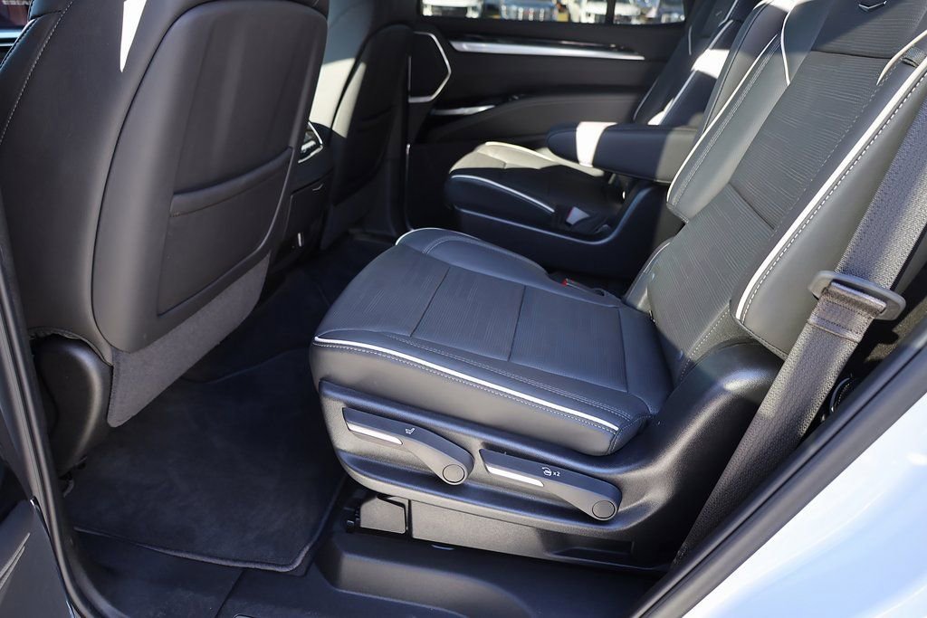 Used 2026 Cadillac Escalade Sport w/ Touring Package image 17