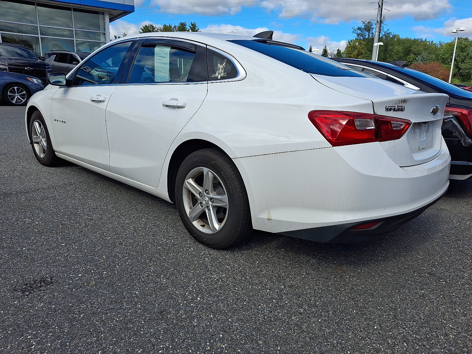 Used 2022 Chevrolet Malibu LS FWD image 5