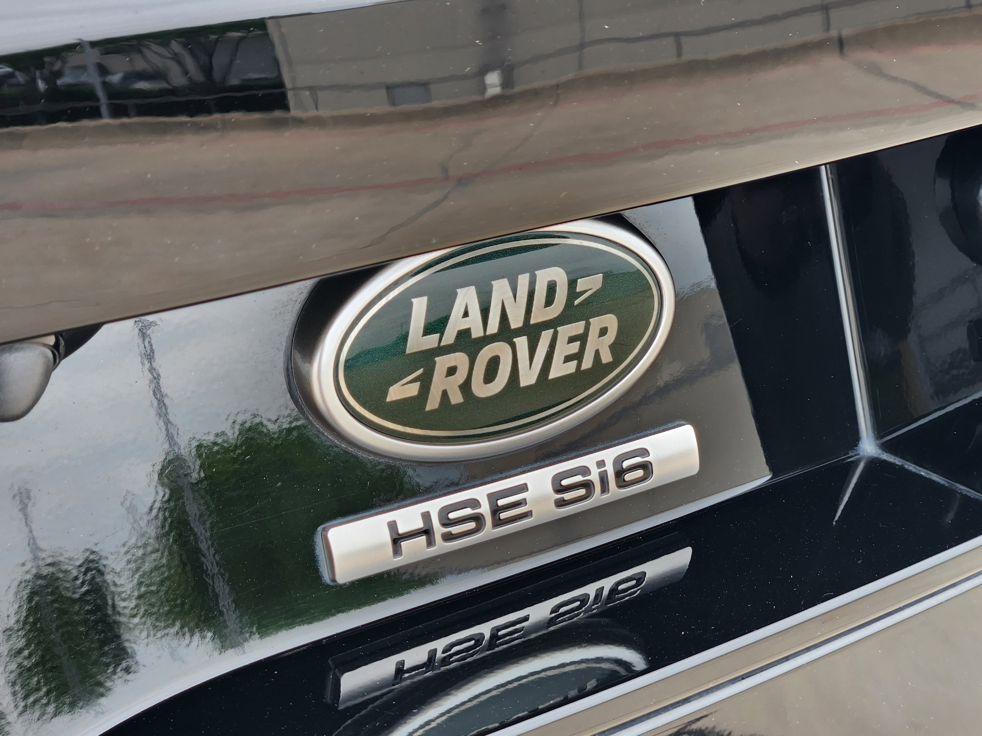 Used 2018 Land Rover Discovery HSE image 34
