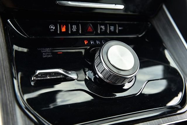 Used 2024 Jeep Wagoneer Series II w/ Flexible Seating Group image 19