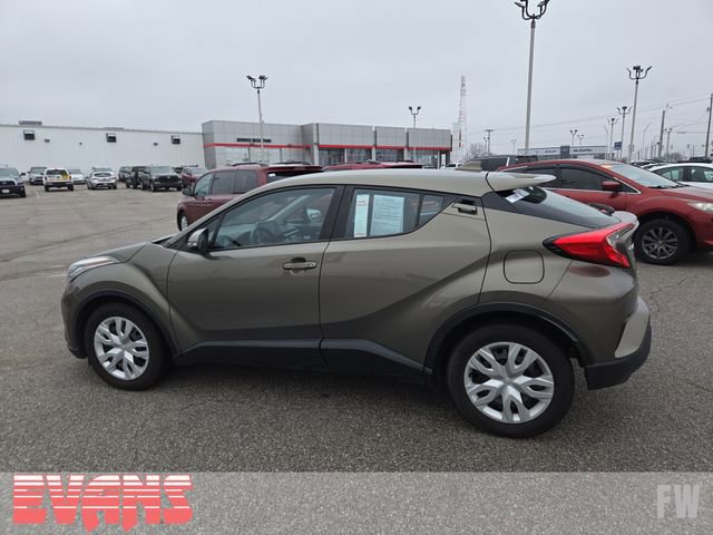 Used 2021 Toyota C-HR LE image 23