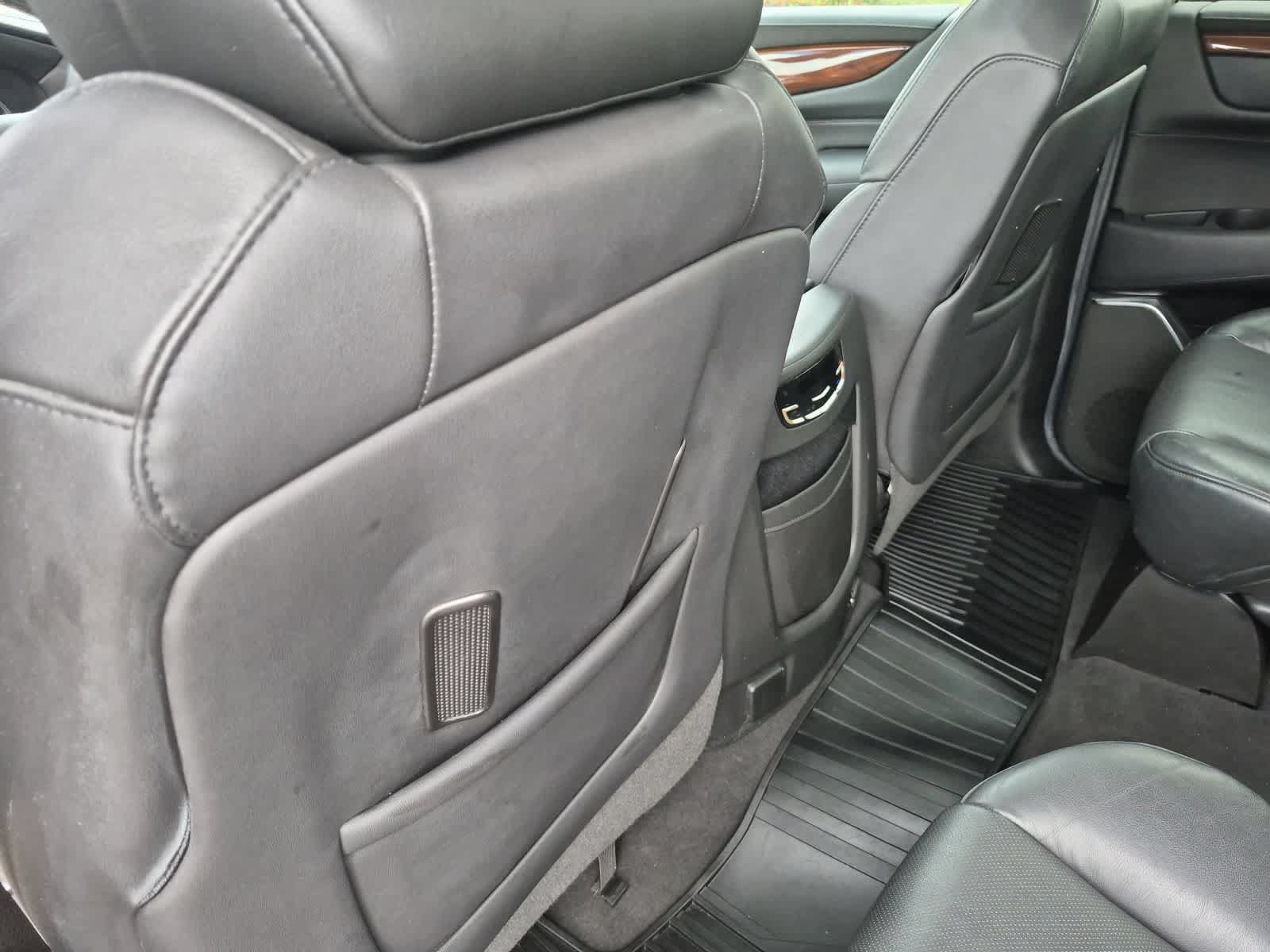 Used 2019 Cadillac Escalade Luxury w/ LPO, Radiant Package AWD/4WD image 18