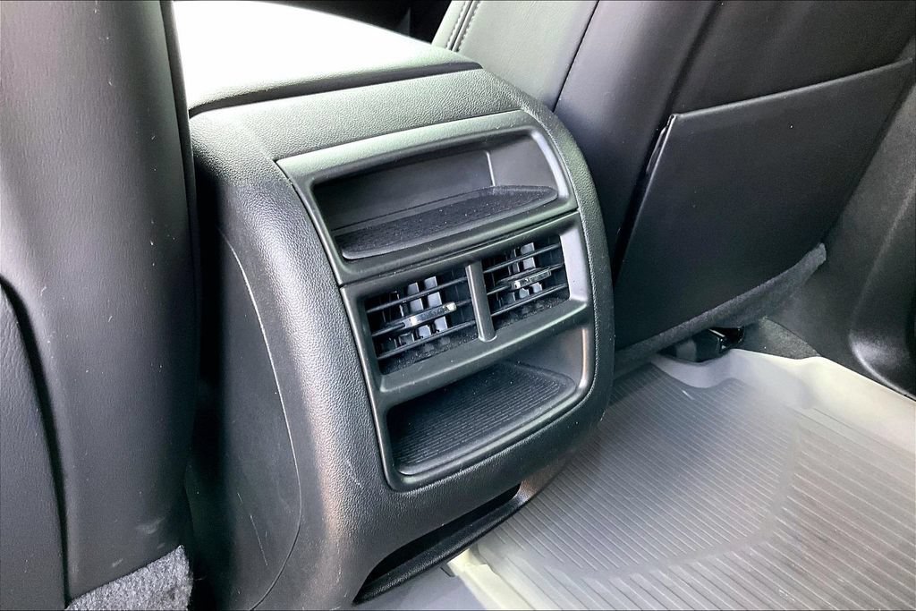 Used 2025 Cadillac XT5 Premium Luxury w/ Technology Package AWD/4WD image 25