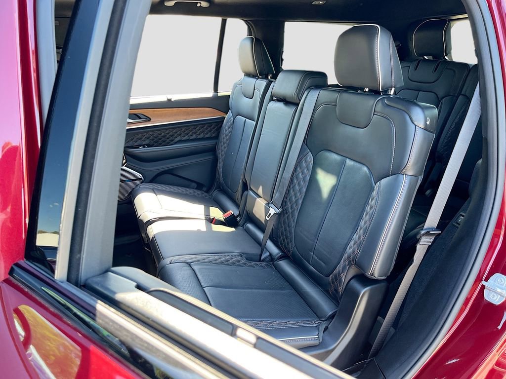 Used 2025 Jeep Grand Cherokee L Summit image 26