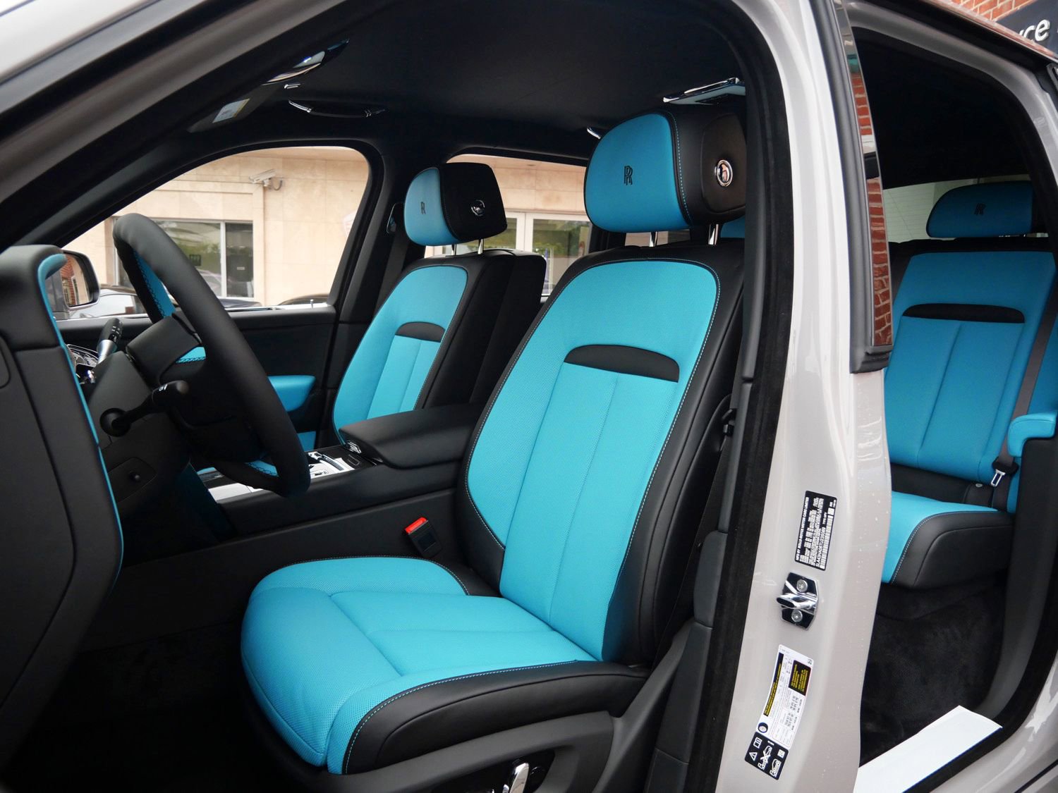 New 2026 Rolls-Royce Cullinan Black Badge image 27