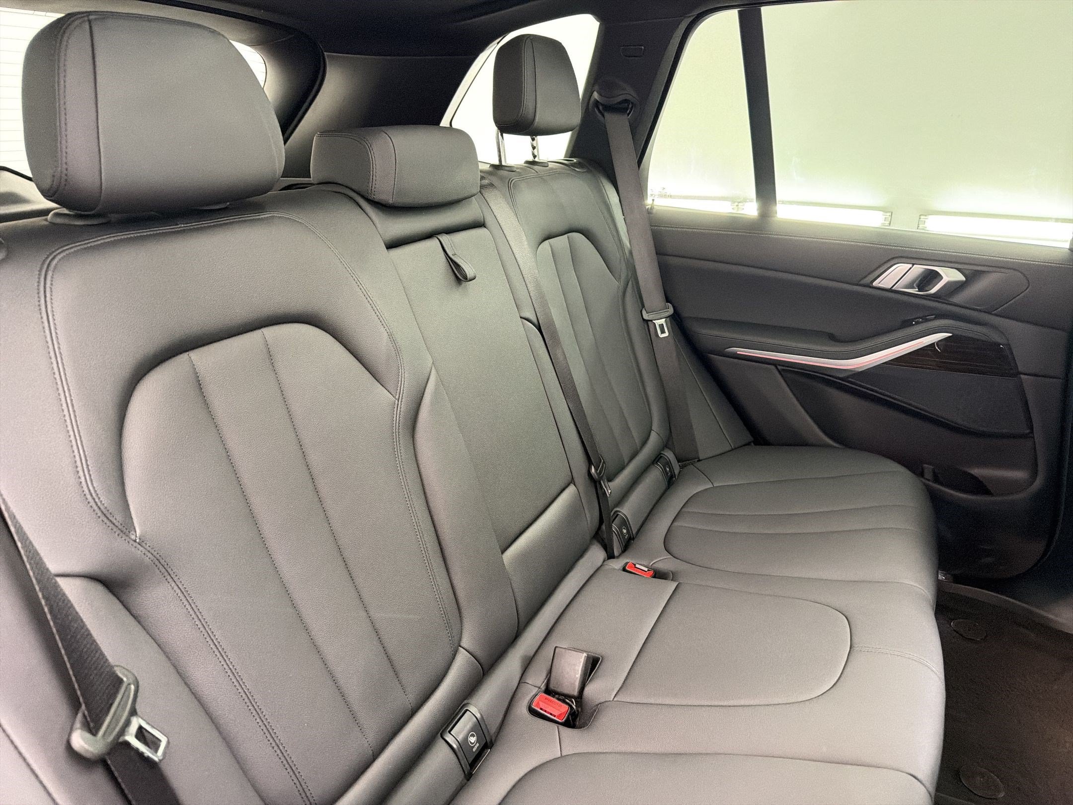 Used 2019 BMW X5 xDrive40i w/ Premium Package 2 AWD/4WD image 29