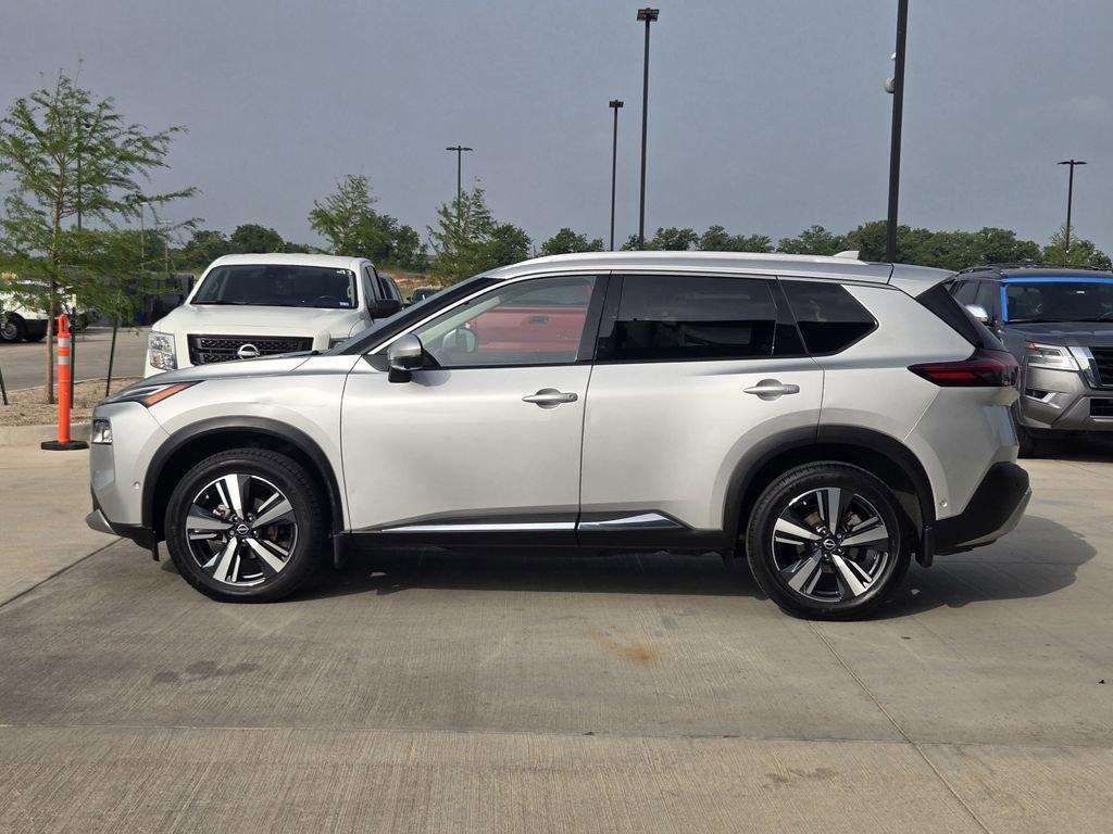 Used 2022 Nissan Rogue Platinum w/ Head-Up Display Package FWD image 3