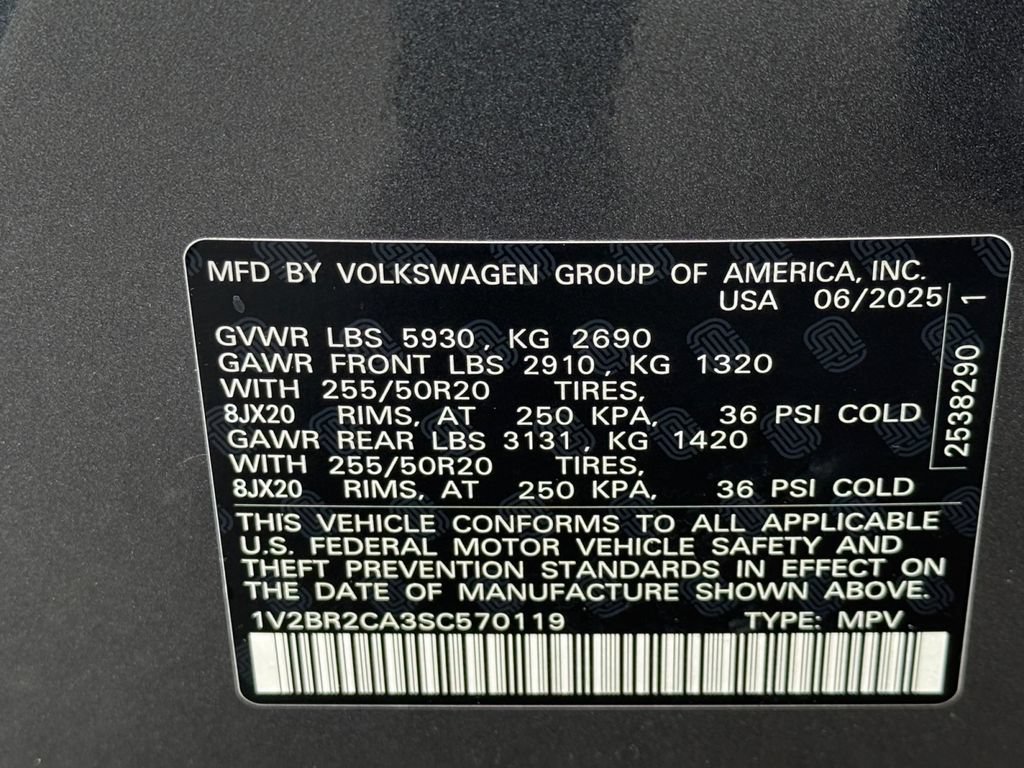 Used 2025 Volkswagen Atlas SEL AWD/4WD image 37