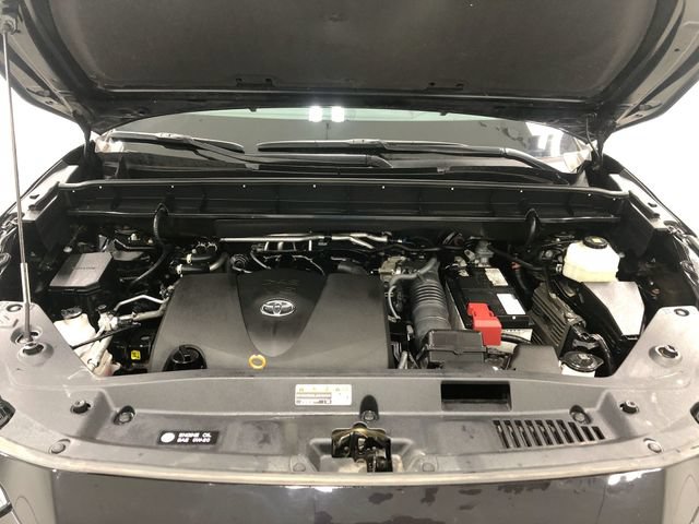 Used 2022 Toyota Highlander XLE AWD/4WD image 23
