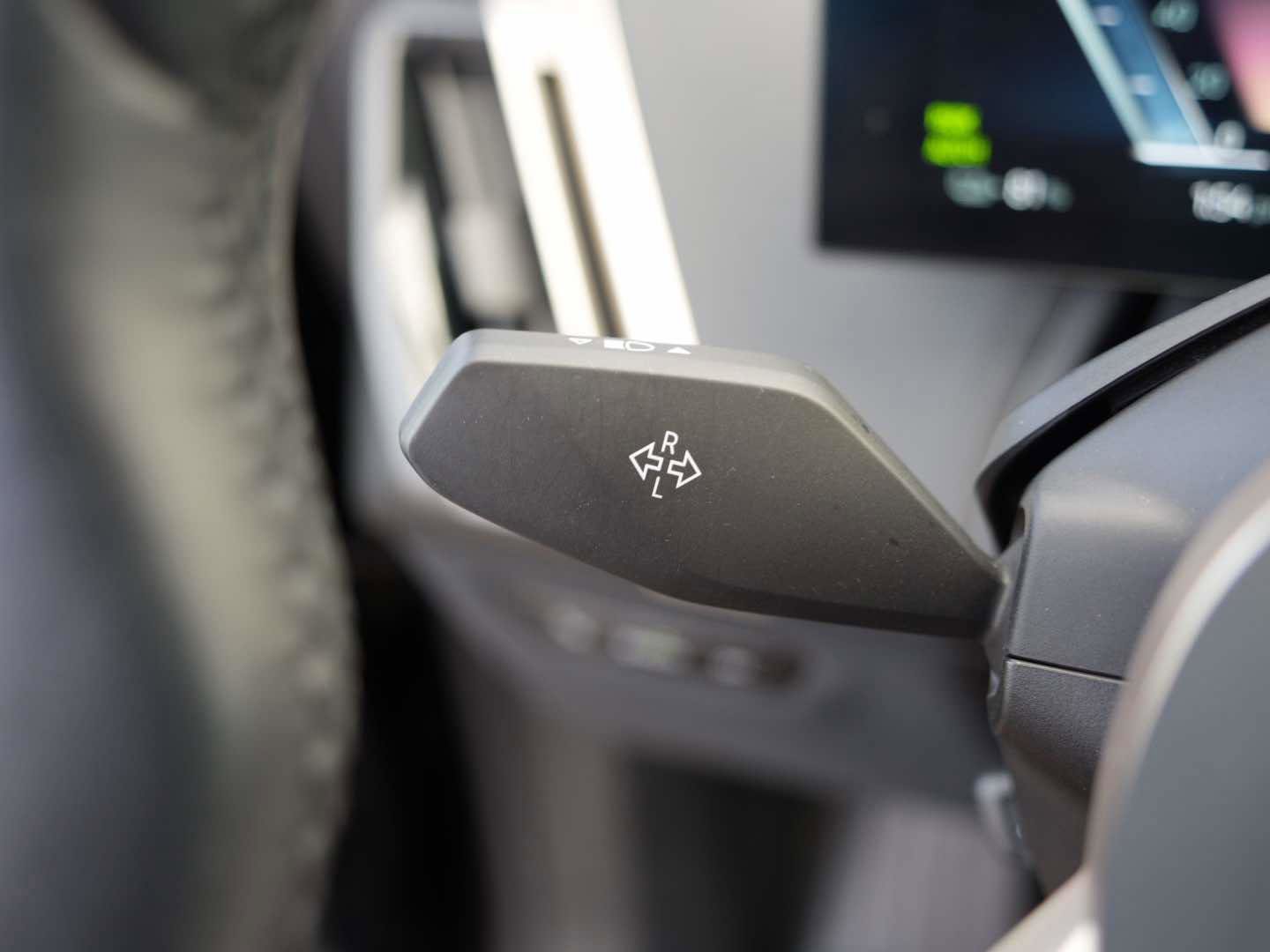 Used 2025 BMW iX xDrive50 w/ Convenience Package image 26