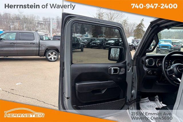 Used 2023 Jeep Wrangler Sahara image 13