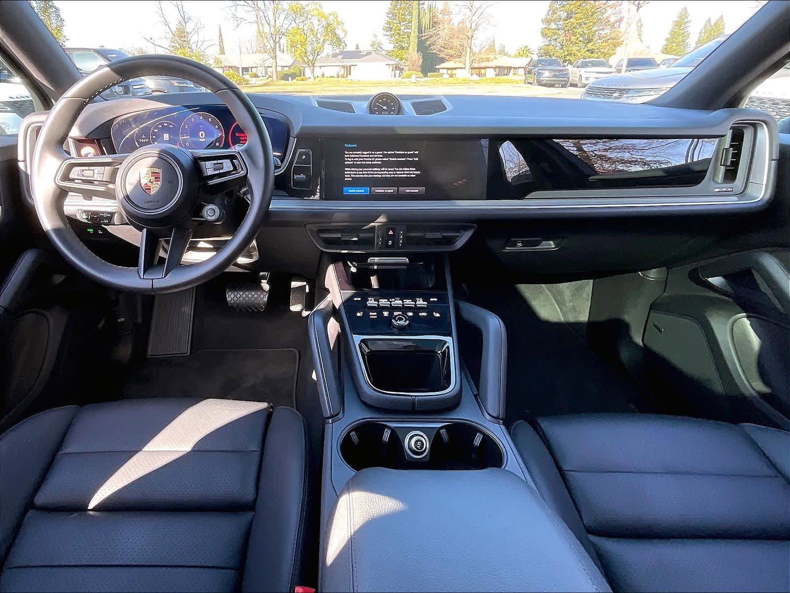Used 2024 Porsche Cayenne image 16