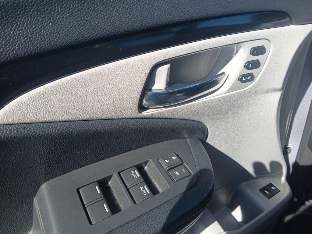 Used 2017 Honda Pilot Touring image 21