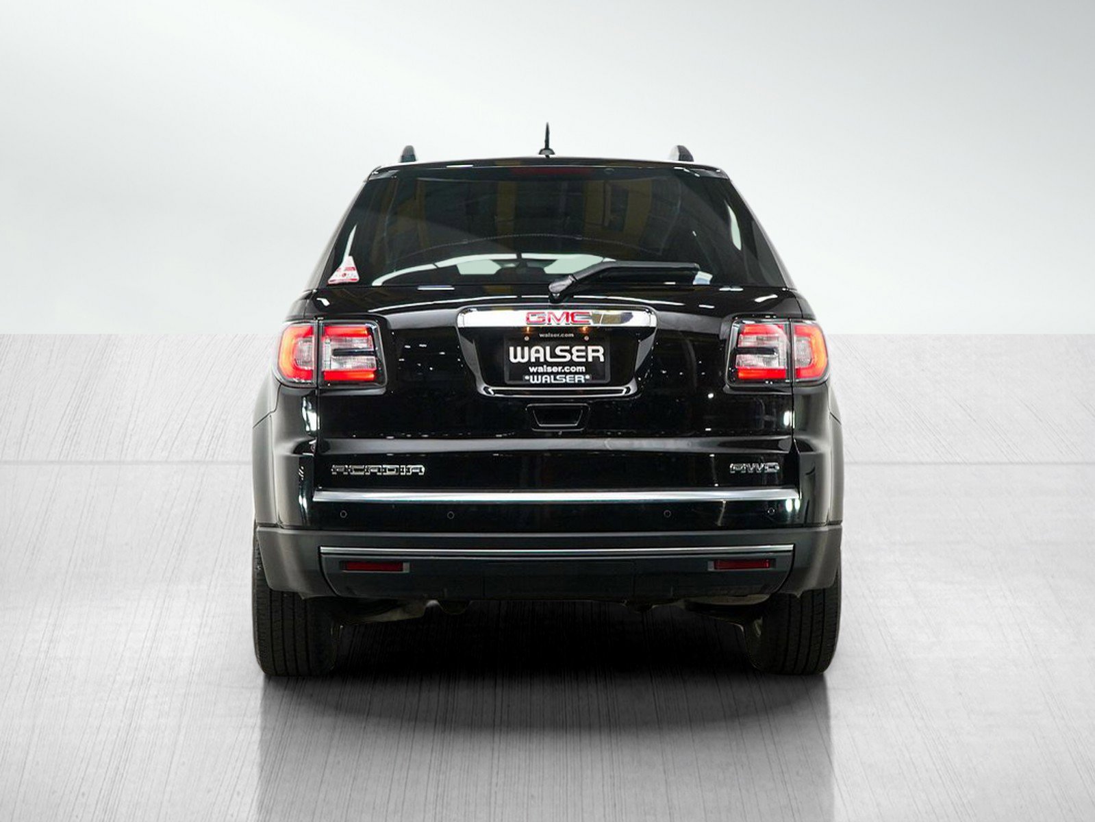 Used 2016 GMC Acadia SLE image 4