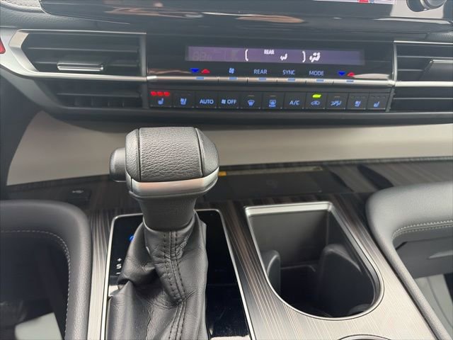 Used 2021 Toyota Sienna Limited w/ Outdoor Package (TMS) image 22