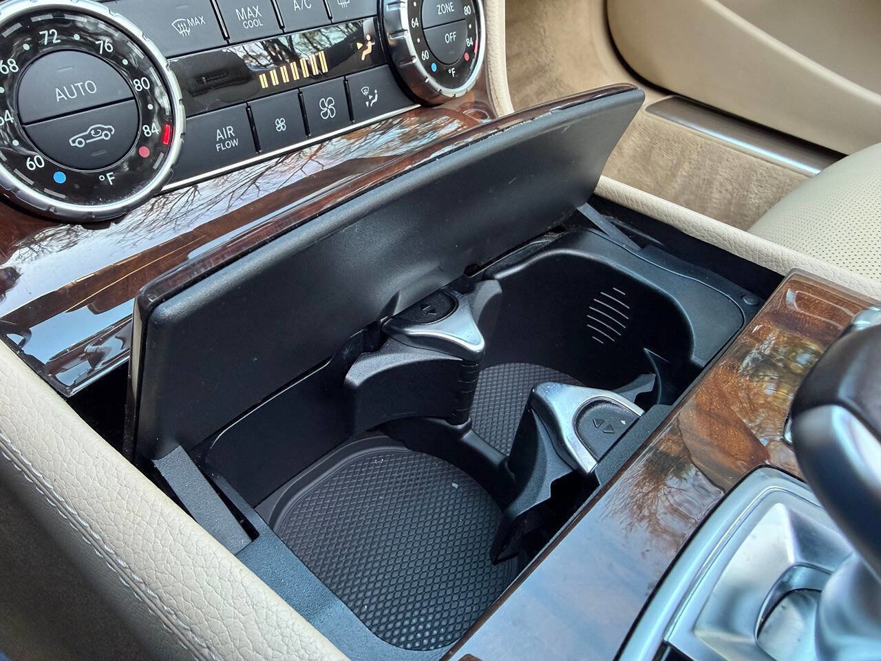 Used 2014 Mercedes-Benz SL 550 w/ Driver Assistance Package image 30