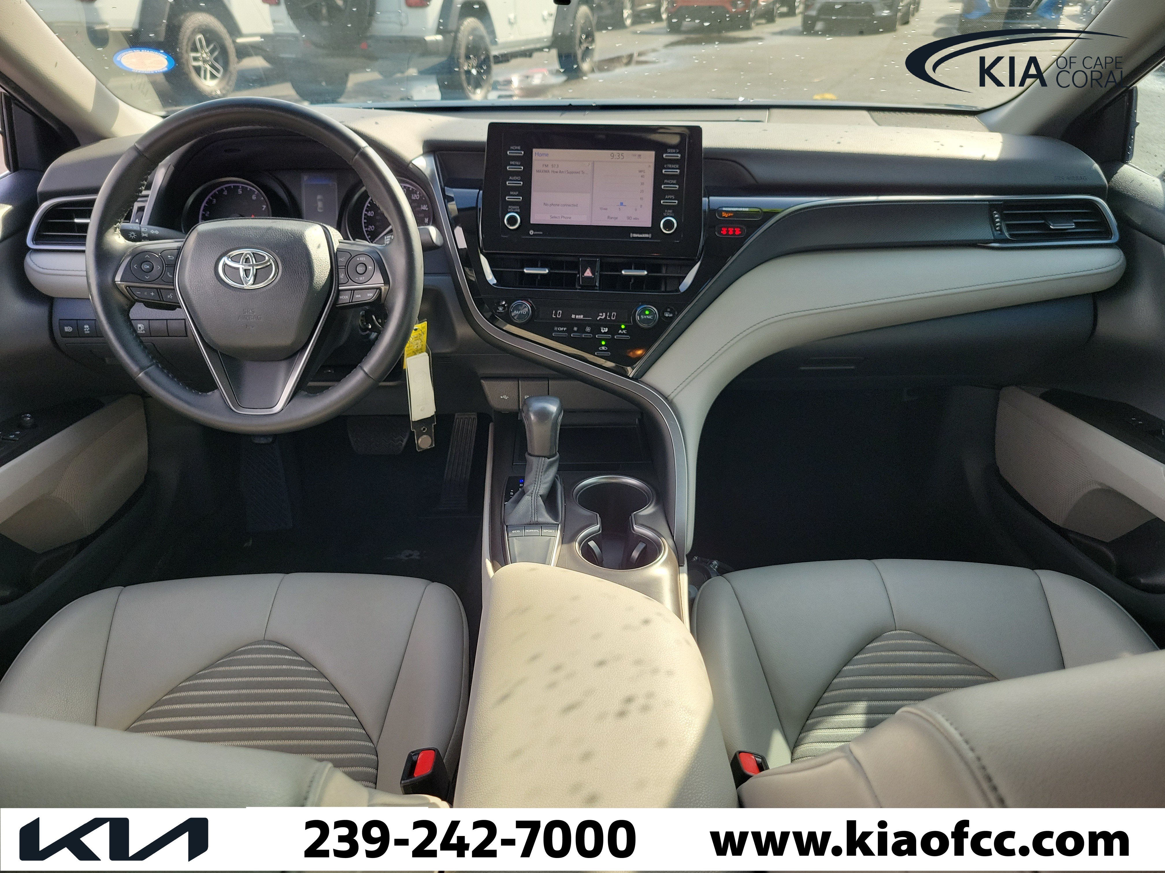 Used 2023 Toyota Camry SE FWD image 15