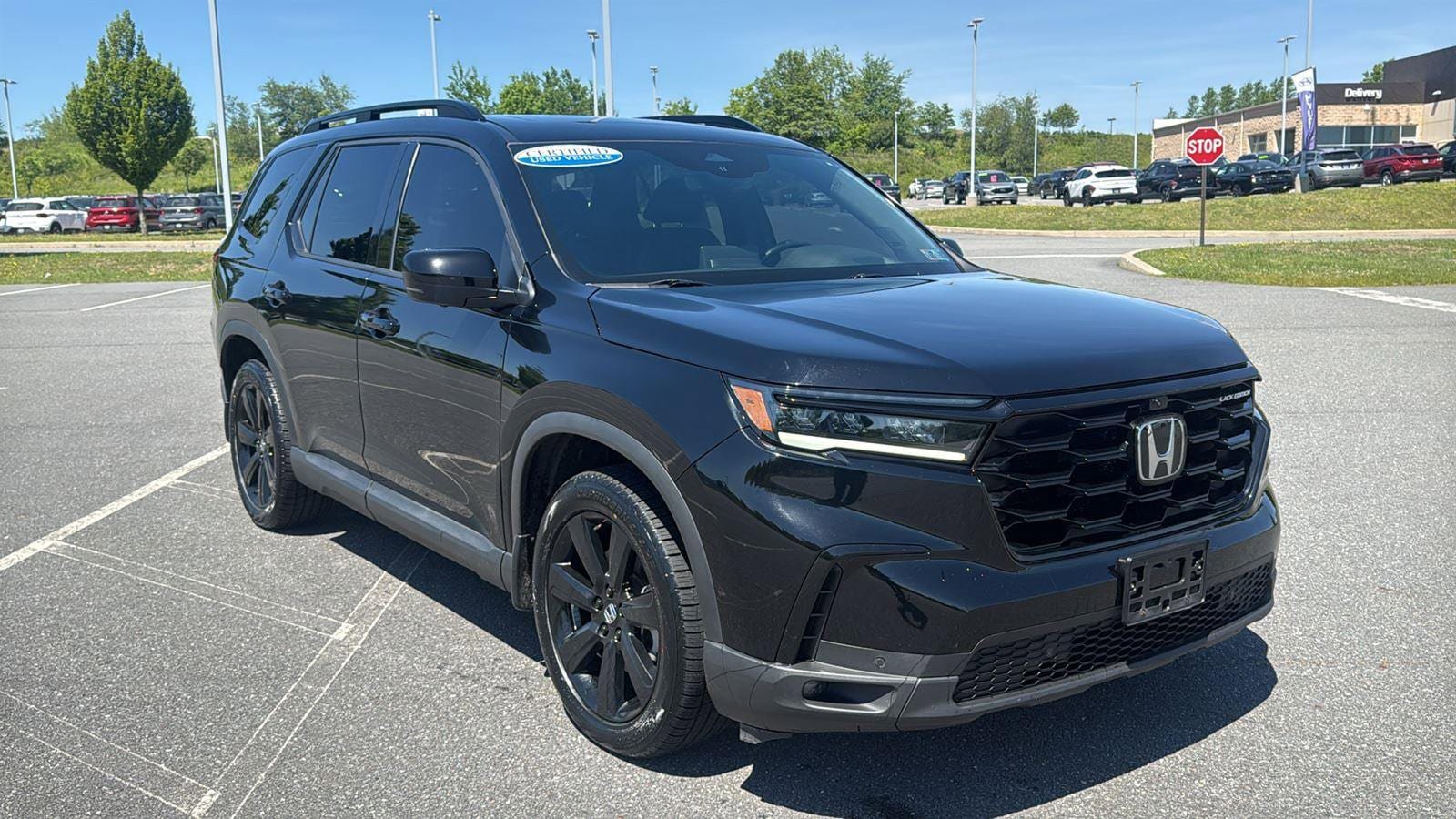 Certified 2025 Honda Pilot Black Edition image 1