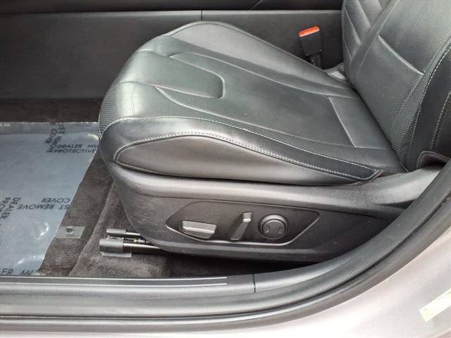 Used 2023 Hyundai Elantra Limited image 17