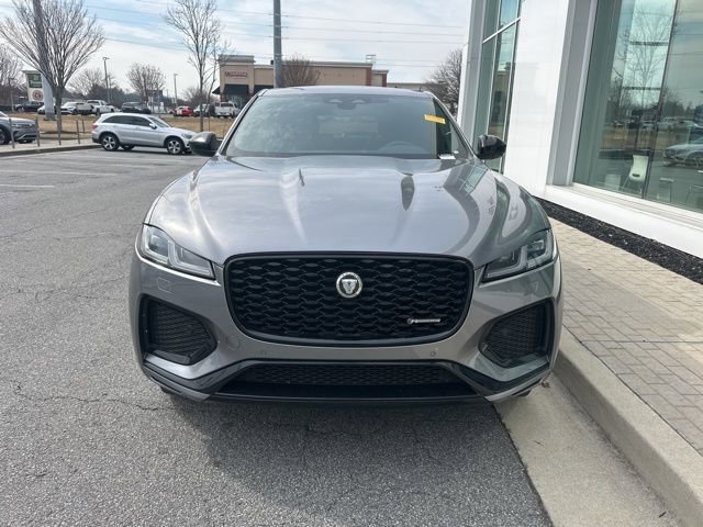 Used 2024 Jaguar F-PACE R-Dynamic S image 3