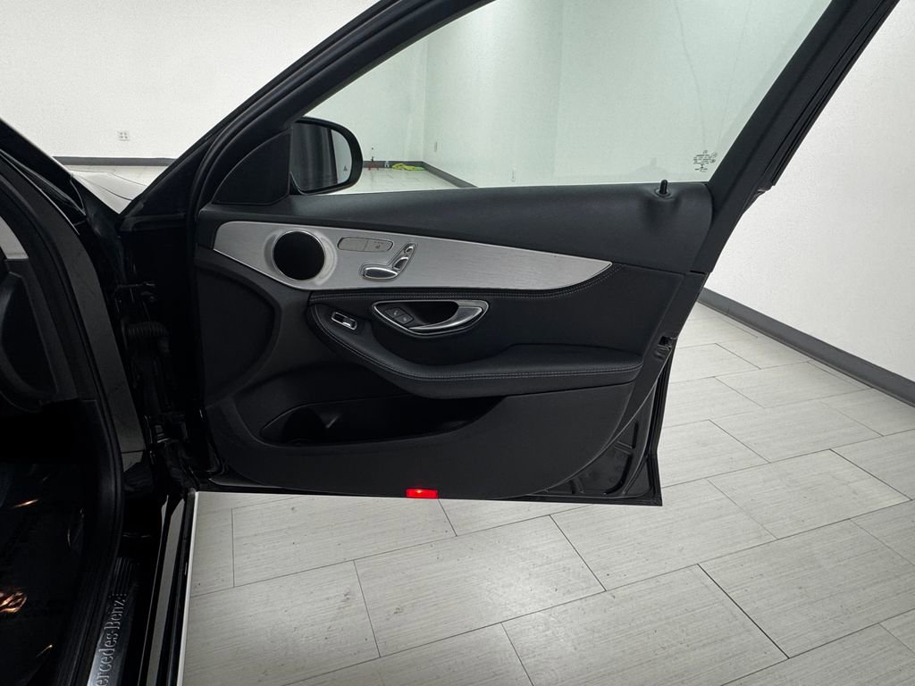Used 2015 Mercedes-Benz C 300 4MATIC Sedan image 13