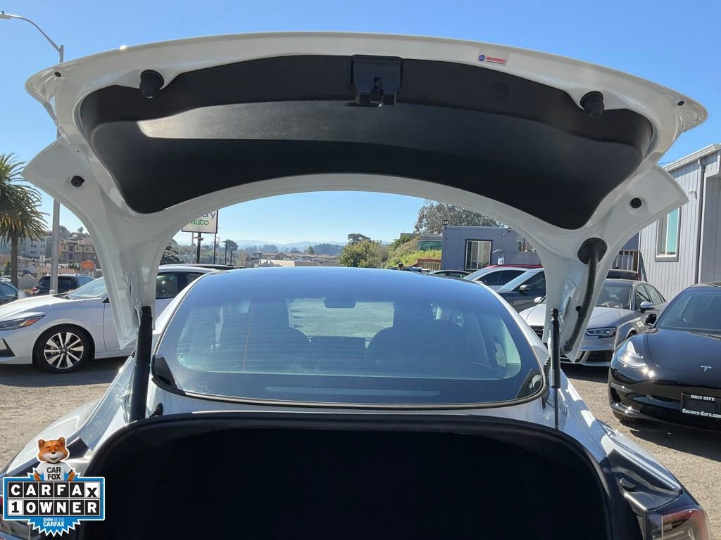 Used 2023 Tesla Model 3 Standard Range image 9