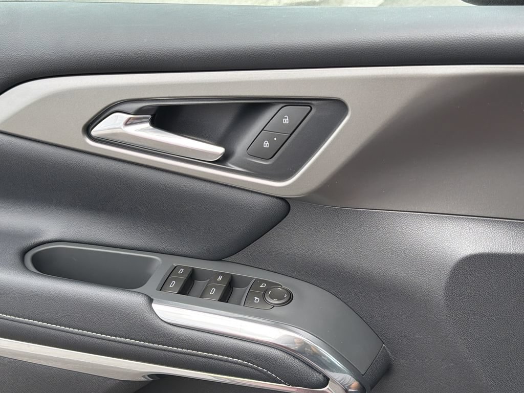 New 2026 Chevrolet Traverse LT w/ Sun and Wheel Package FWD image 15