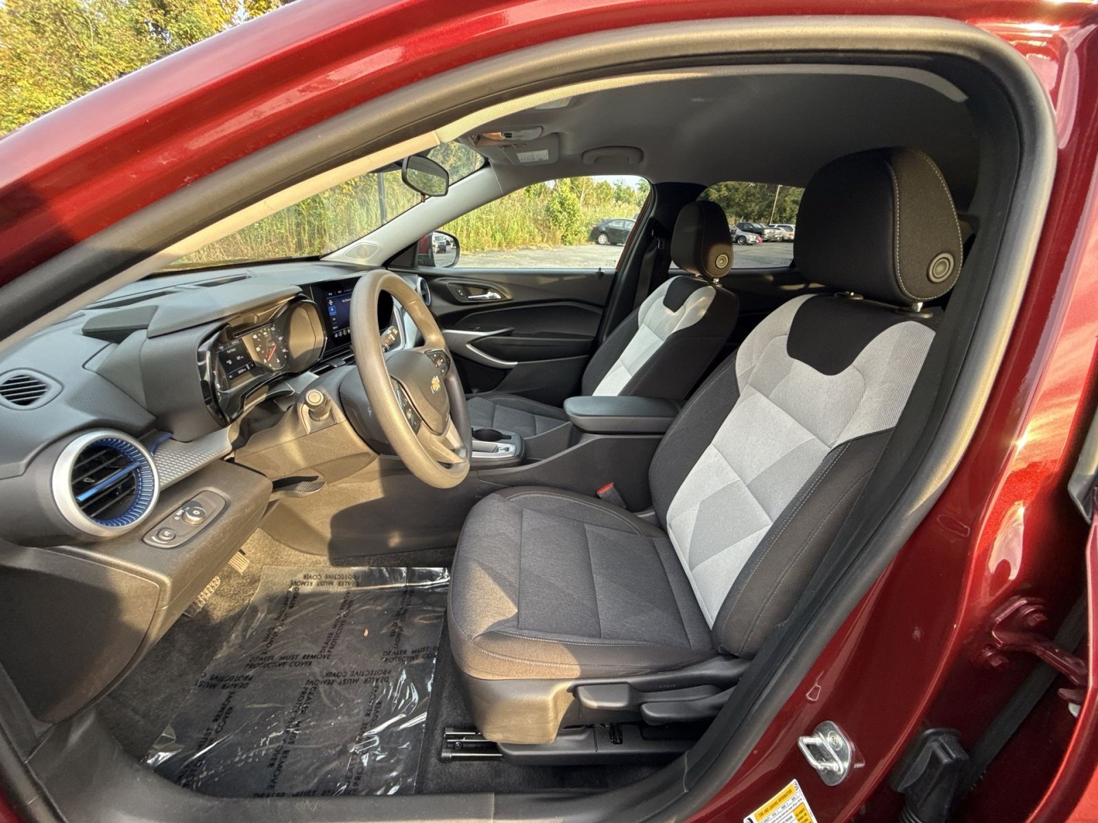 Used 2024 Chevrolet Trax LS w/ LS Convenience Package FWD image 14