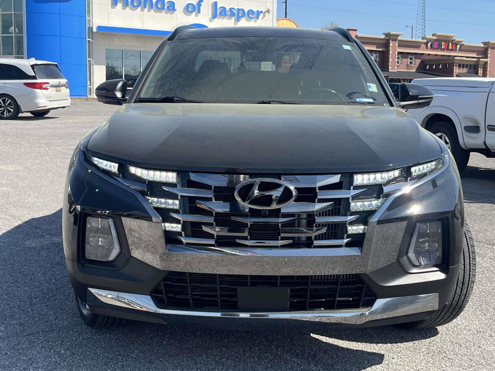 Used 2022 Hyundai Santa Cruz Limited image 2