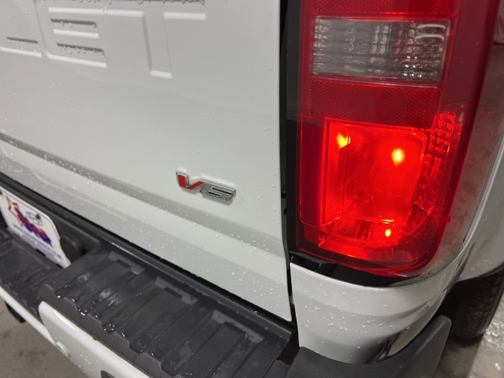 Used 2021 Chevrolet Colorado W/T w/ Custom Special Edition image 18