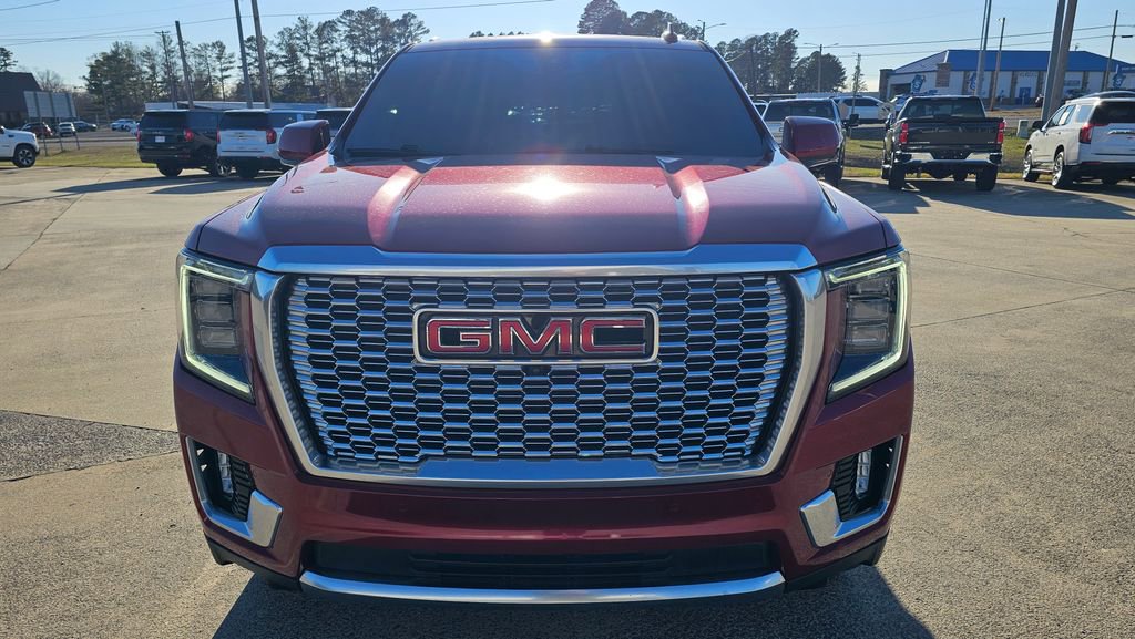 Used 2022 GMC Yukon XL Denali w/ Denali Ultimate Package image 2