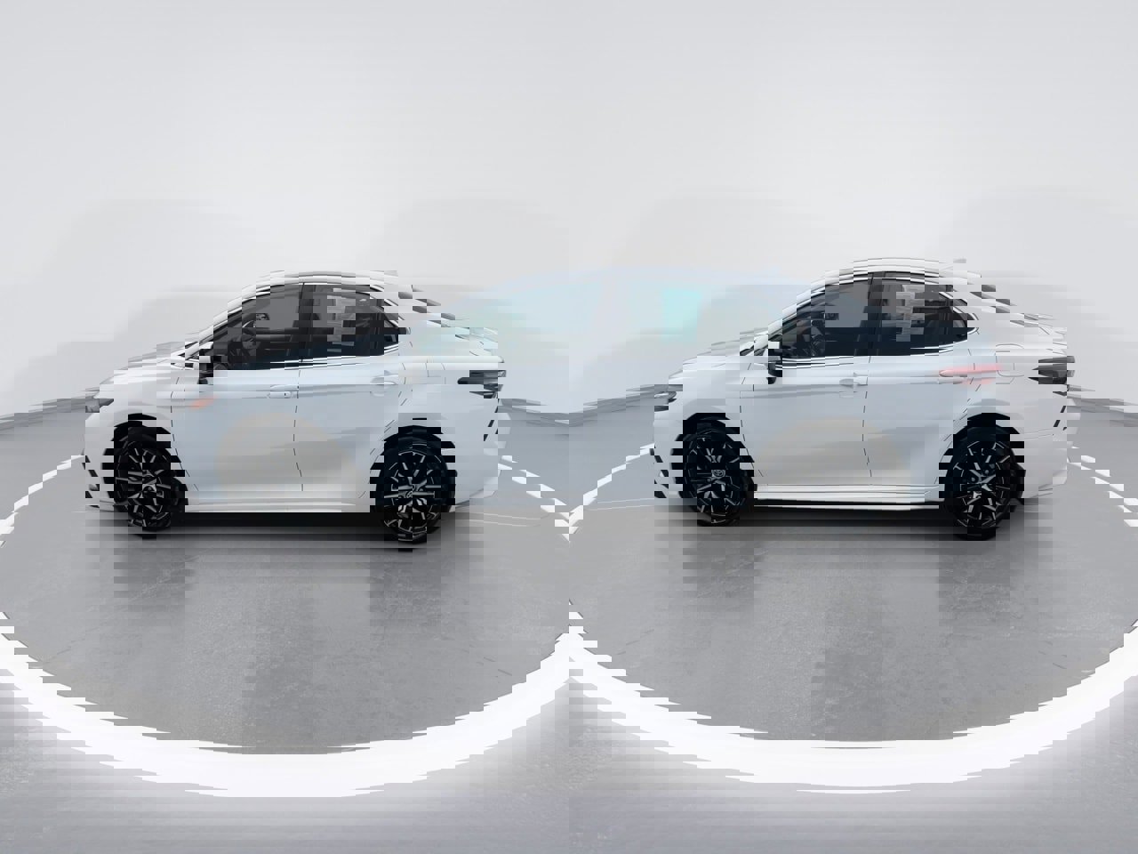 Used 2021 Toyota Camry SE w/ Cold Weather Package image 11