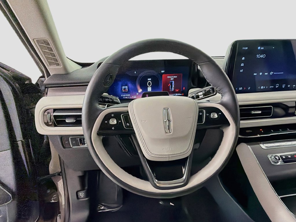 Used 2026 Lincoln Aviator 2WD image 11