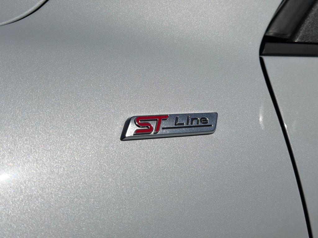 Used 2025 Ford Escape ST-Line w/ Equipment Group 301A image 22