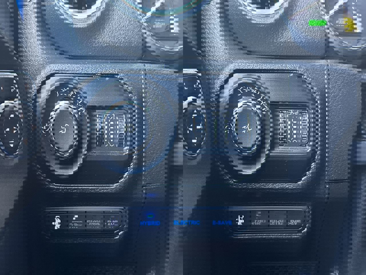 Used 2021 Jeep Wrangler Unlimited Sahara w/ Cold Weather Group image 17