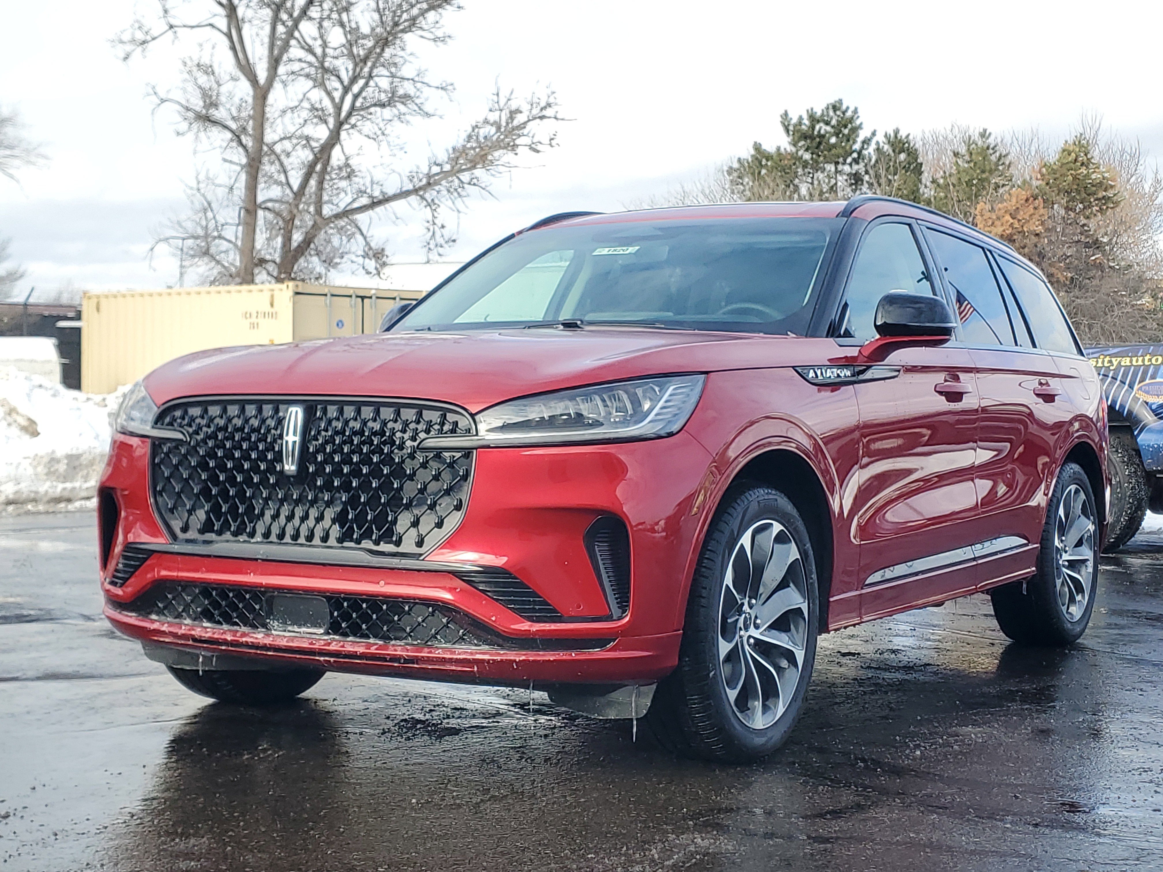 New 2025 Lincoln Aviator AWD w/ Jet Appearance Package image 2