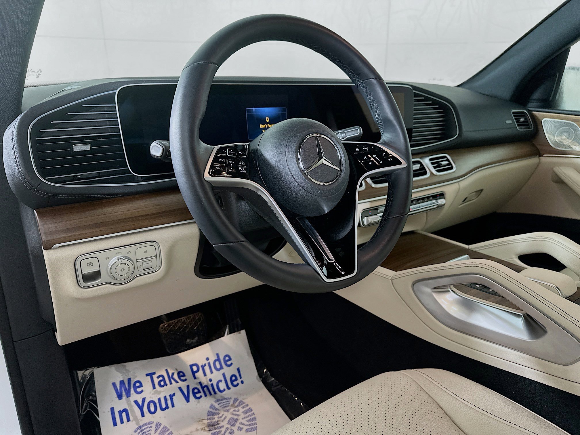 Certified 2025 Mercedes-Benz GLS 450 4MATIC image 9