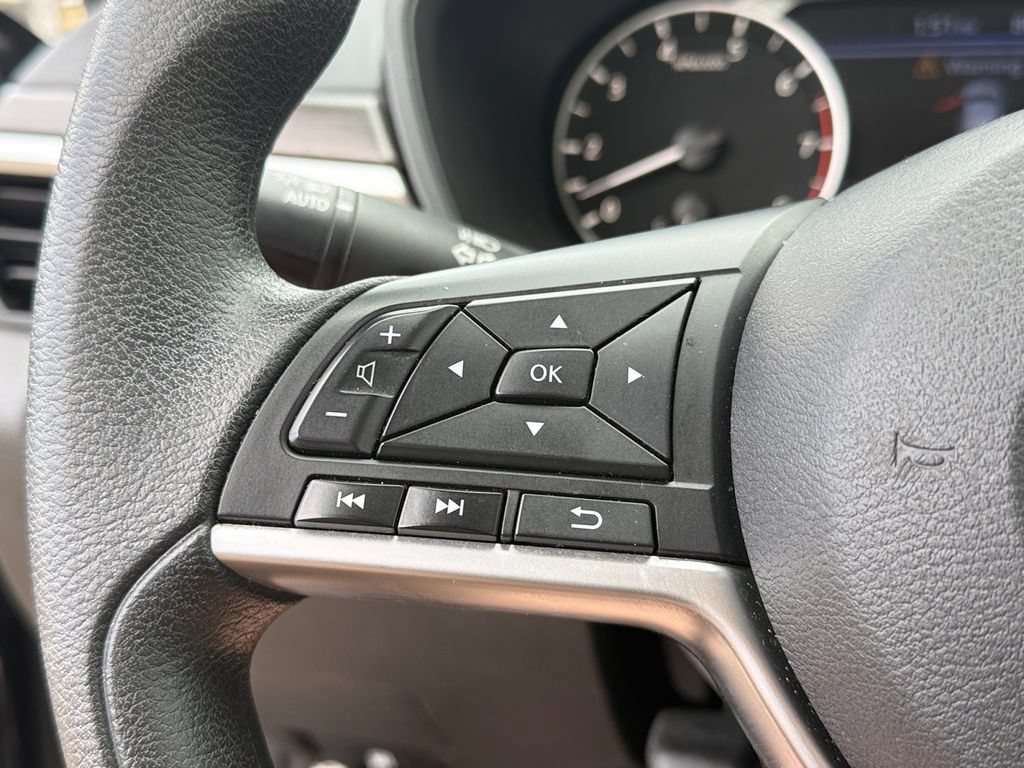 Used 2024 Nissan Altima 2.5 SV FWD image 15